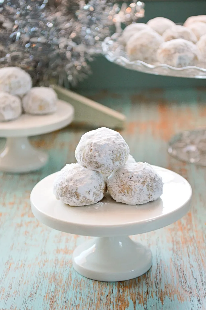 Mexican Wedding Cakes: aka Pecan Meltaways or Snowballs | Kitchen Gidget