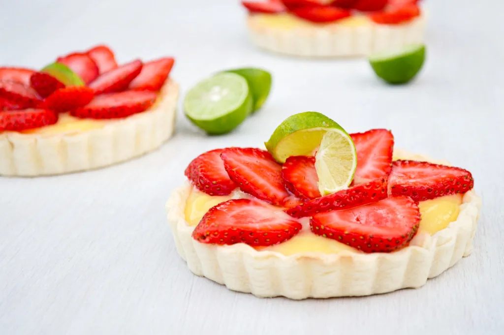 Strawberry Limeade Tarts | Kitchen Gidget