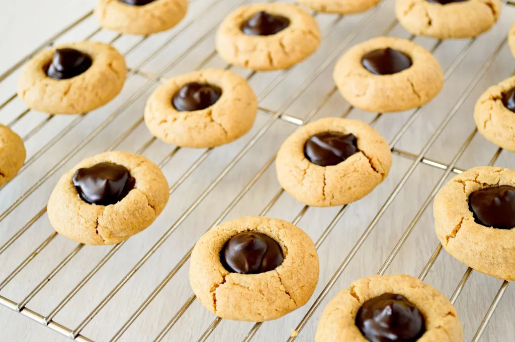 Peanut Butter Chocolate Thumbprint Cookies | Kitchen Gidget