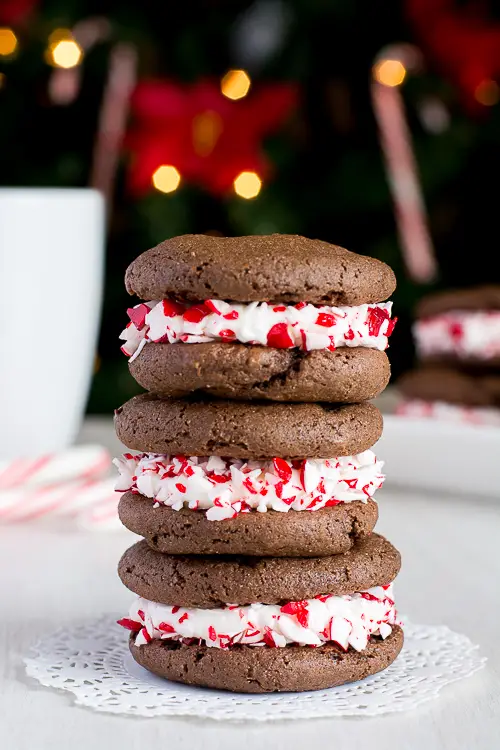 Peppermint Mocha Cookies: soft, chewy chocolate and espresso cookies filled with peppermint cream cheese frosting! | Kitchen Gidget