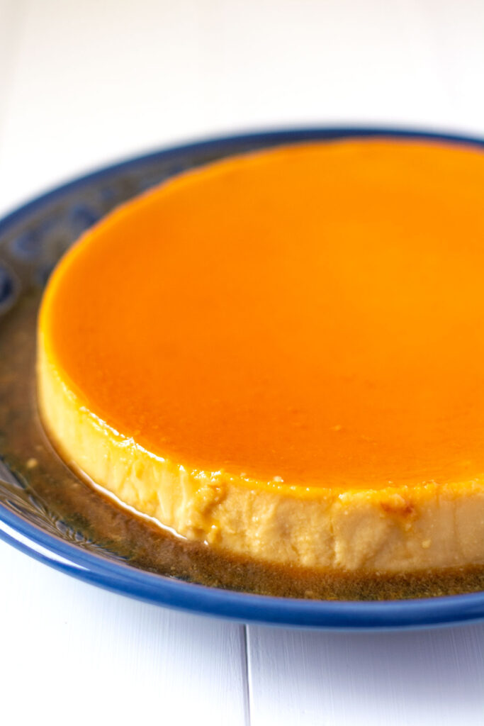 Whole flan on a plate
