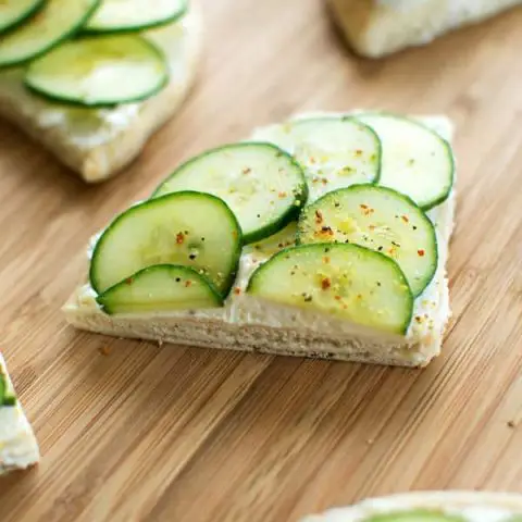 Cucumber Cream Cheese Sandwiches with zesty cream cheese and crisp cucumbers on soft pita bread!