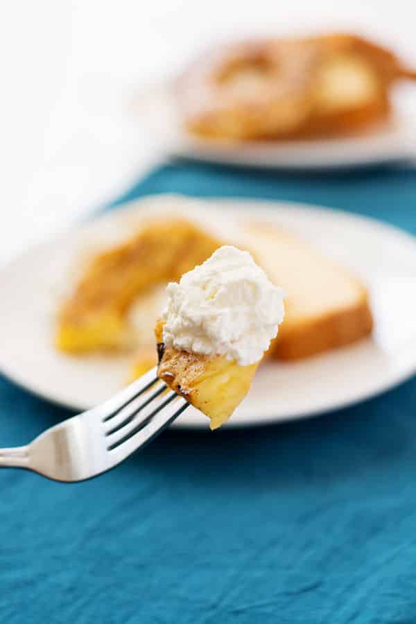 Juicy grilled pineapple with mascarpone whipped cream. A heavenly match for those long summer days!