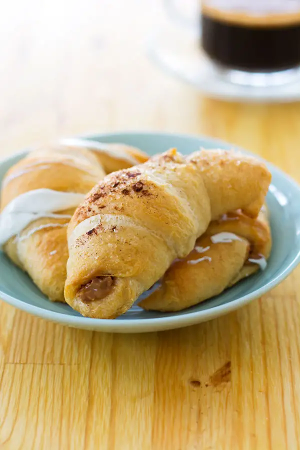 These cookie butter rolls are made with only two ingredients – crescent rolls and Biscoff cookie butter spread!