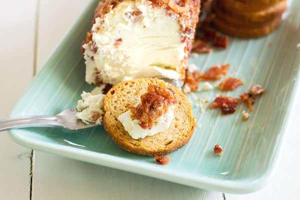 Creamy Bacon Goat Cheese Log: this easy appetizer has only two ingredients and tastes incredible!