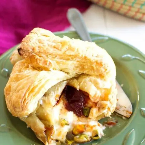Classic French appetizer meets sweet tropical treat! You’ll be the toast of the party with this baked Brie Cheese with Guava!