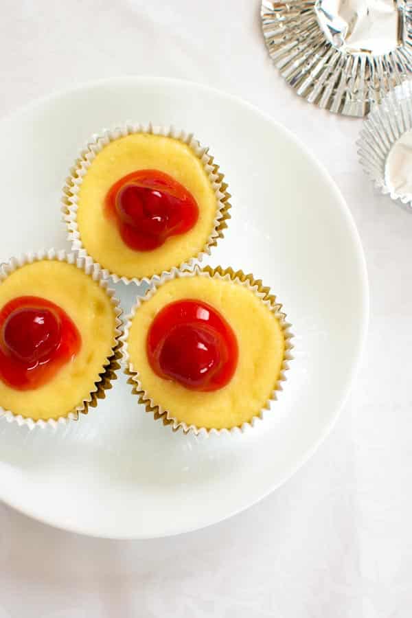 Mini cherry cheesecakes with a vanilla wafer crust! Easy, dessert bites with pie filling and Nilla wafers!