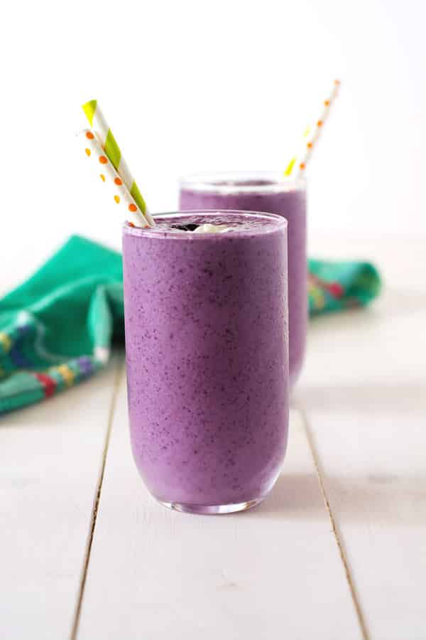 This healthy blueberry cottage cheese smoothie without yogurt almost tastes like blueberry cheesecake!