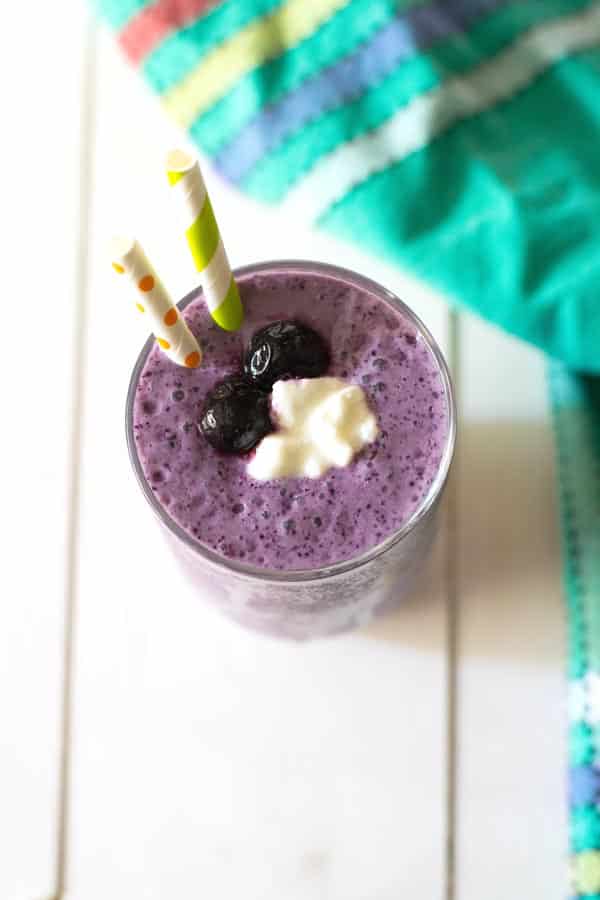 This easy blueberry cottage cheese smoothie recipe without yogurt is healthy and packed with protein! 