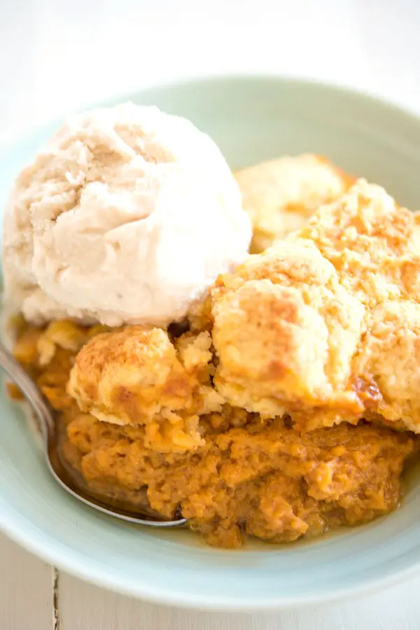 Pumpkin Cobbler recipe is the perfect fall dessert and easier than pie! | #dessert #thanksgiving #pumpkin #cobbler #recipe