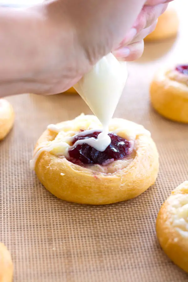 Cranberry Cream Cheese Pastries - an easy, festive breakfast recipe!