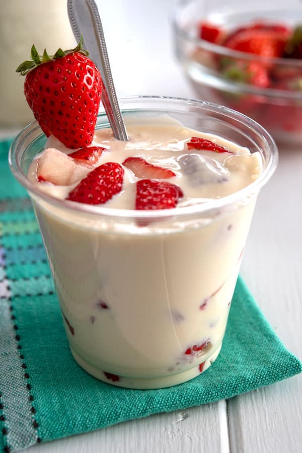 Fresas con Crema - Mexican strawberries and cream in a cup